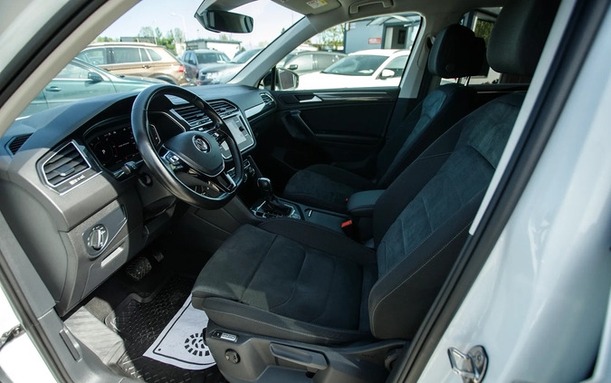 Volkswagen Tiguan cena 124900 przebieg: 200000, rok produkcji 2020 z Gostynin małe 781
